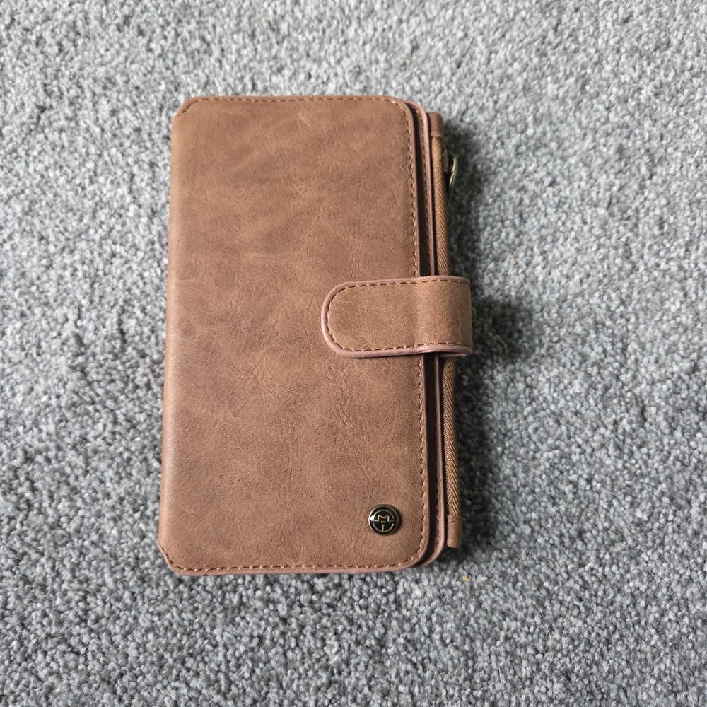 Brown CaseMe Wallet